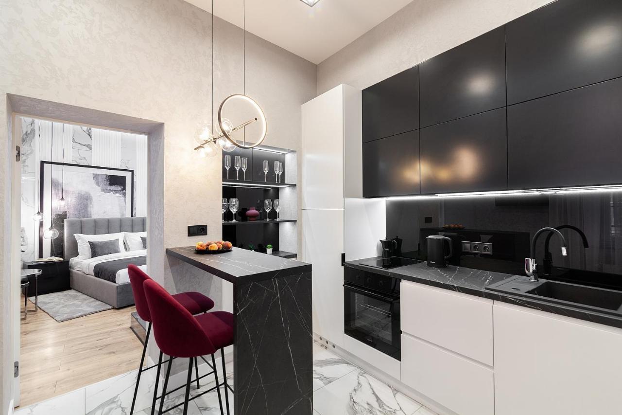 Lovely Apartment On Drahomanova Street Lviv Kültér fotó